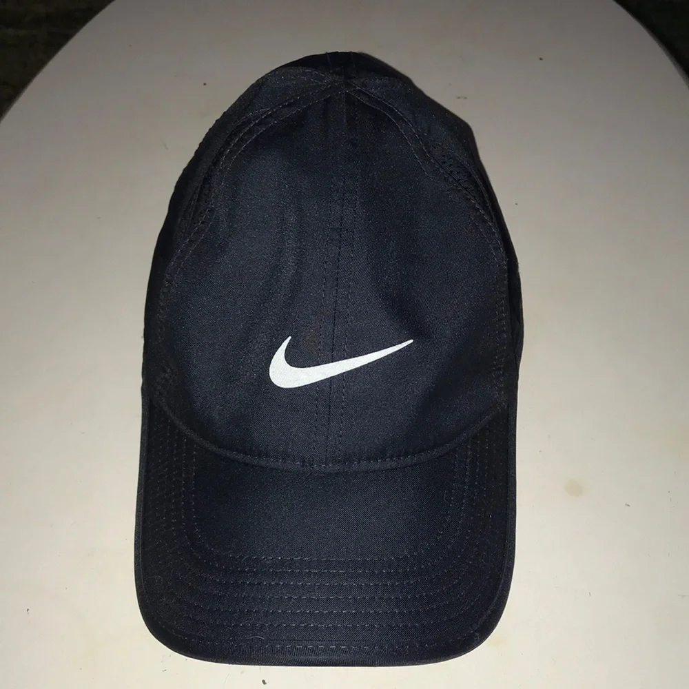 Nike Mens Black Performance Featherlight Dri-FIT Swoosh Cap Adjustable Hat